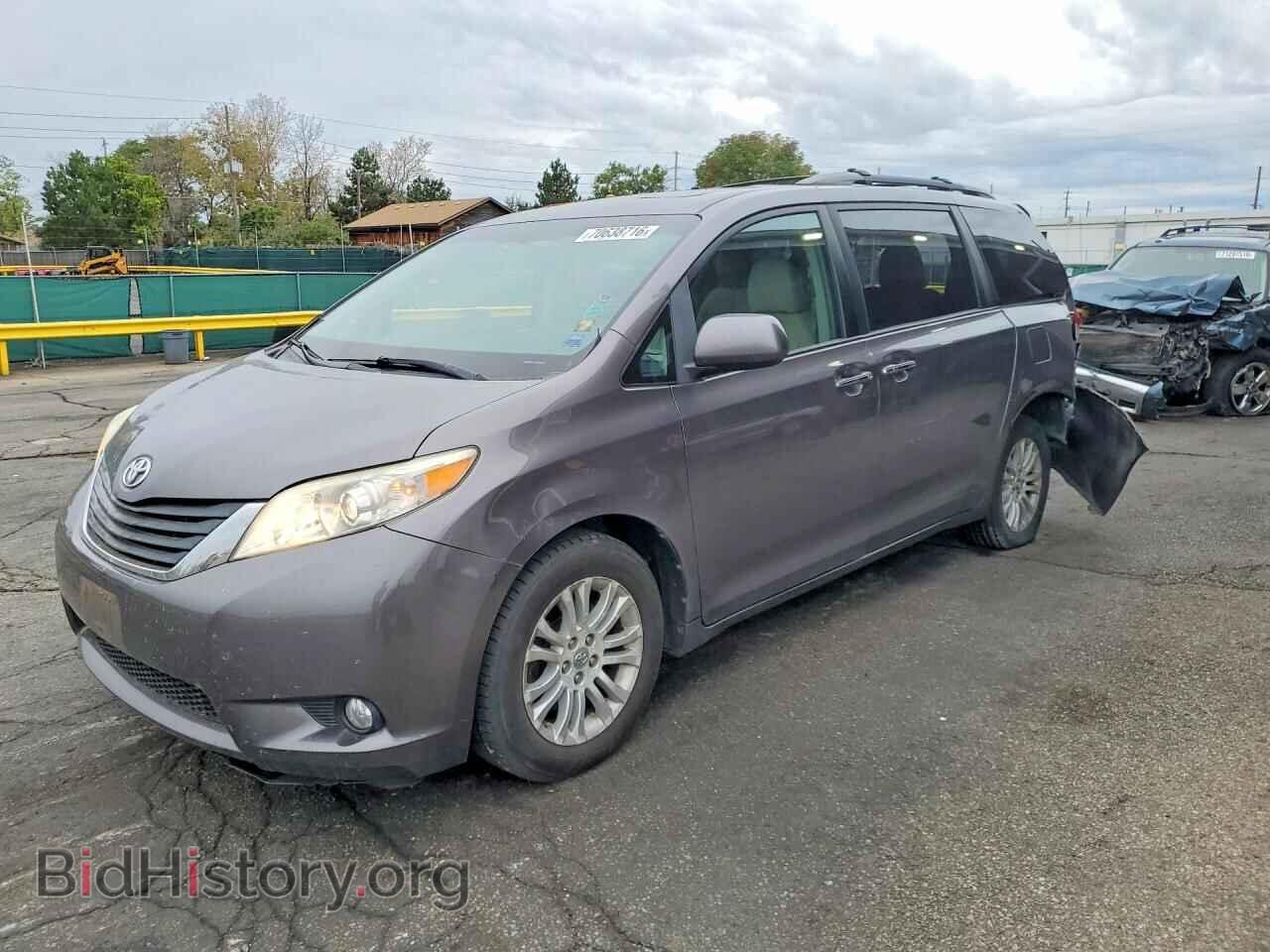 Фотография 5TDYK3DC3BS081224 - TOYOTA SIENNA 2011