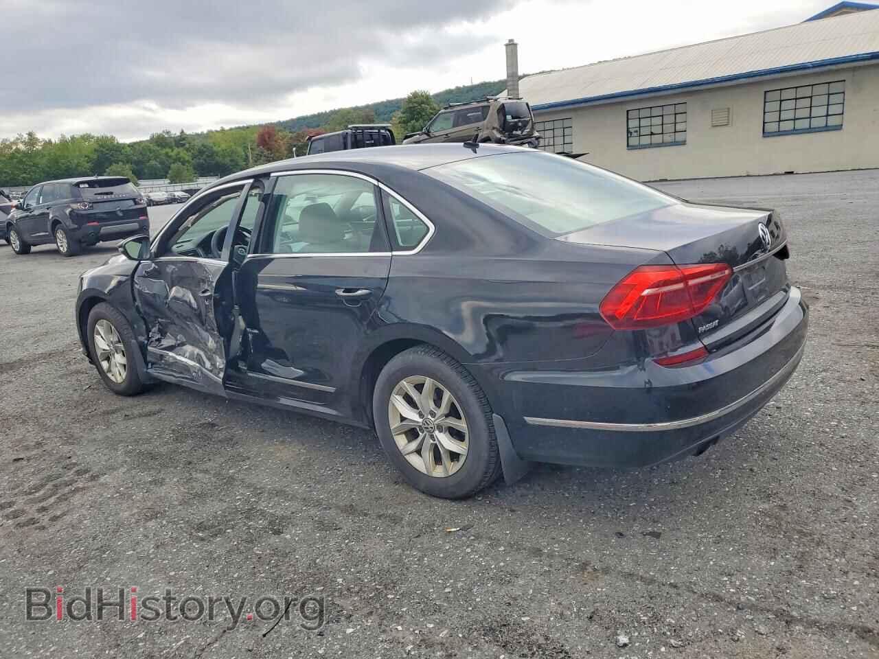 2017 VOLKSWAGEN PASSAT - VIN: 1VWAT7A36HC008091 - Photo 2