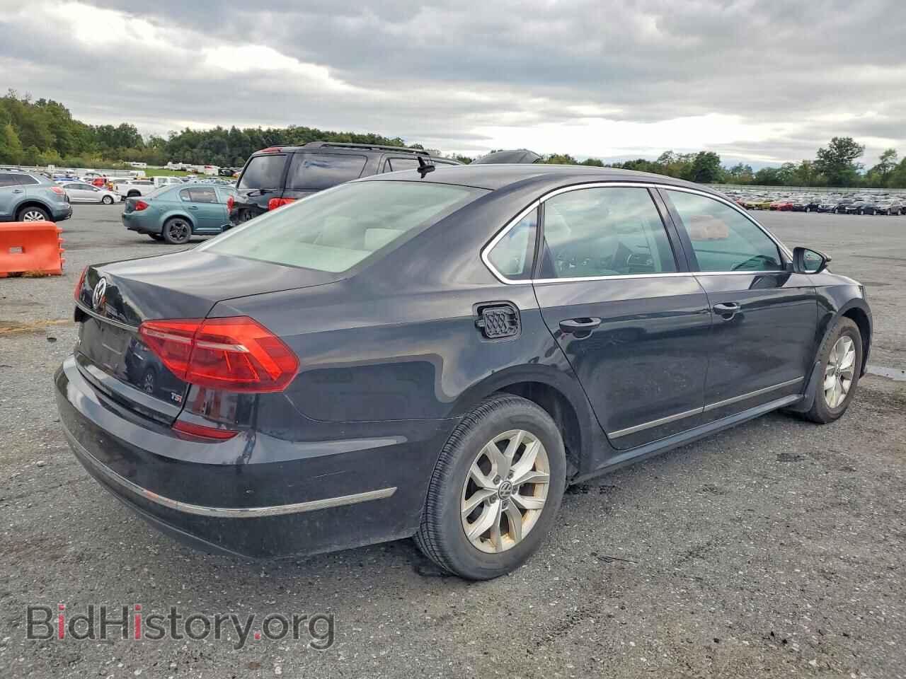 2017 VOLKSWAGEN PASSAT - VIN: 1VWAT7A36HC008091 - Photo 3