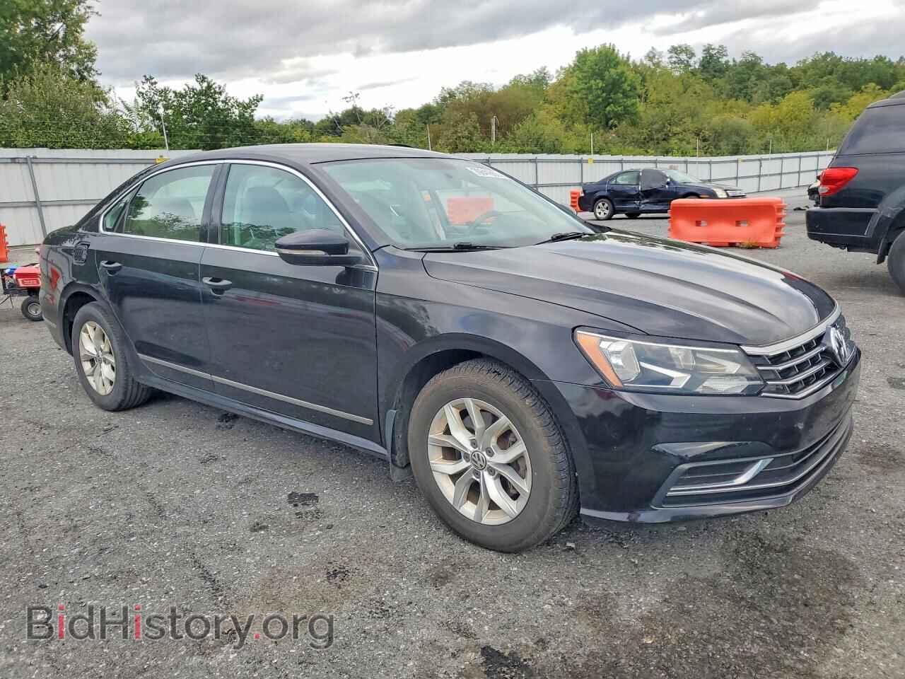 2017 VOLKSWAGEN PASSAT - VIN: 1VWAT7A36HC008091 - Photo 4