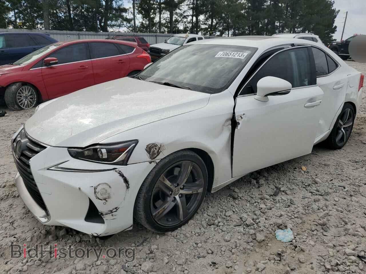 Photo JTHBA1D21J5080841 - LEXUS IS 2018