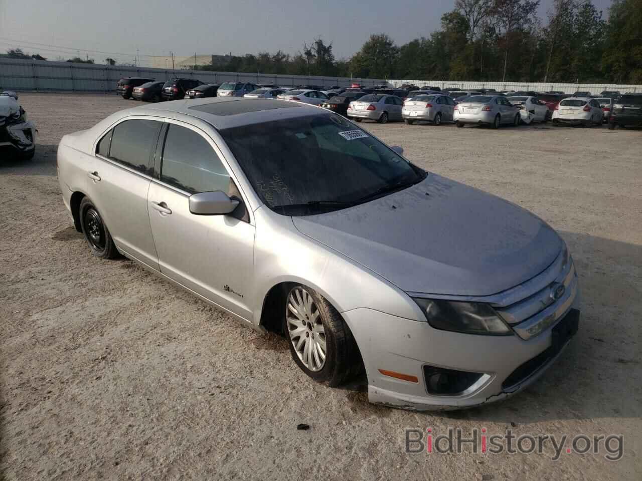 Photo 3FADP0L38AR111681 - FORD FUSION 2010