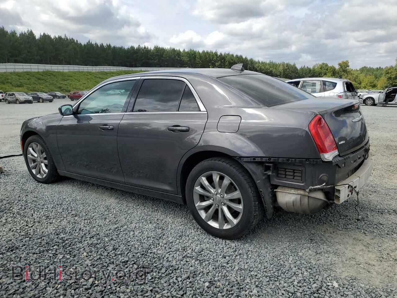 2017 CHRYSLER 300 - VIN: 2C3CCARG3HH647949 - Фото 2