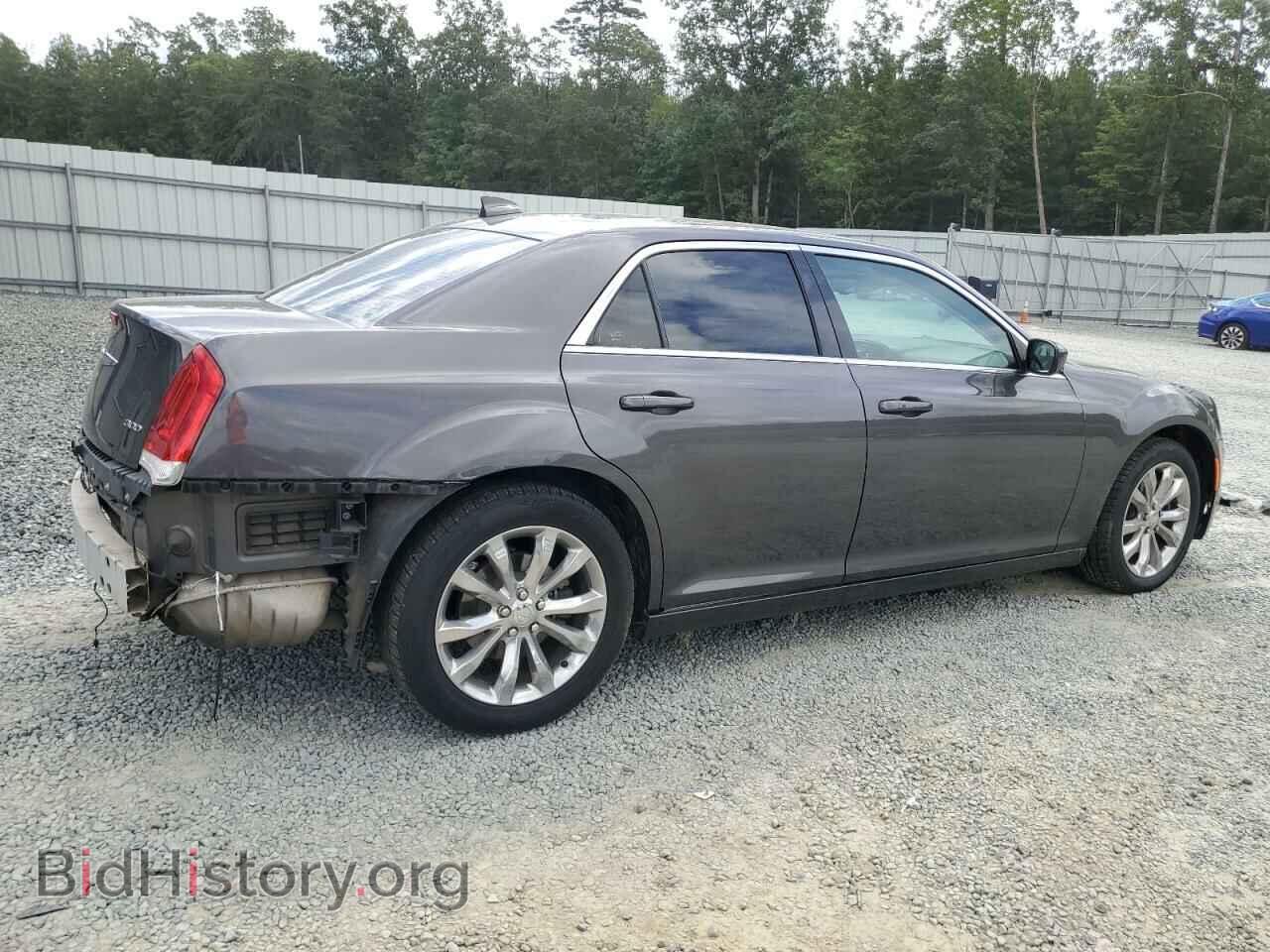 2017 CHRYSLER 300 - VIN: 2C3CCARG3HH647949 - Фото 3