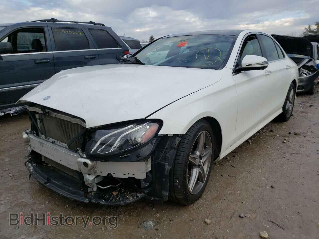 2017 MERCEDES-BENZ E-CLASS - VIN: WDDZF4KB7HA044570 - Фото 2