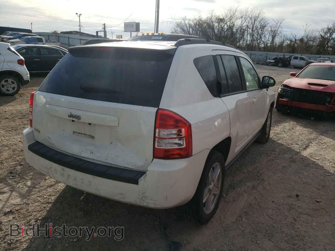 2010 JEEP COMPASS - VIN: 1J4NT4FA3AD515793 - Photo 4