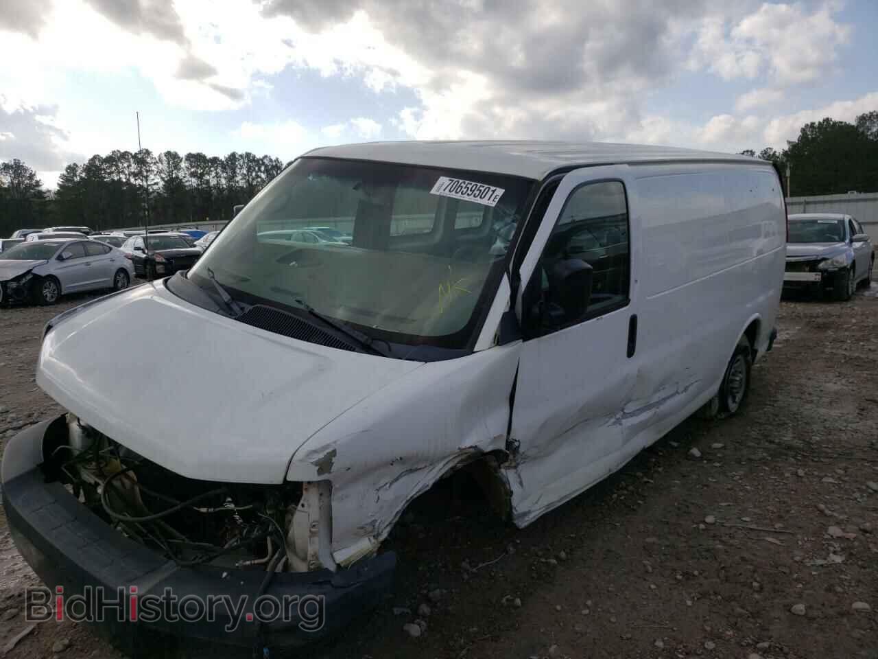 2012 GMC SAVANA - VIN: 1GTW7FCG3C1118561 - Фото 2