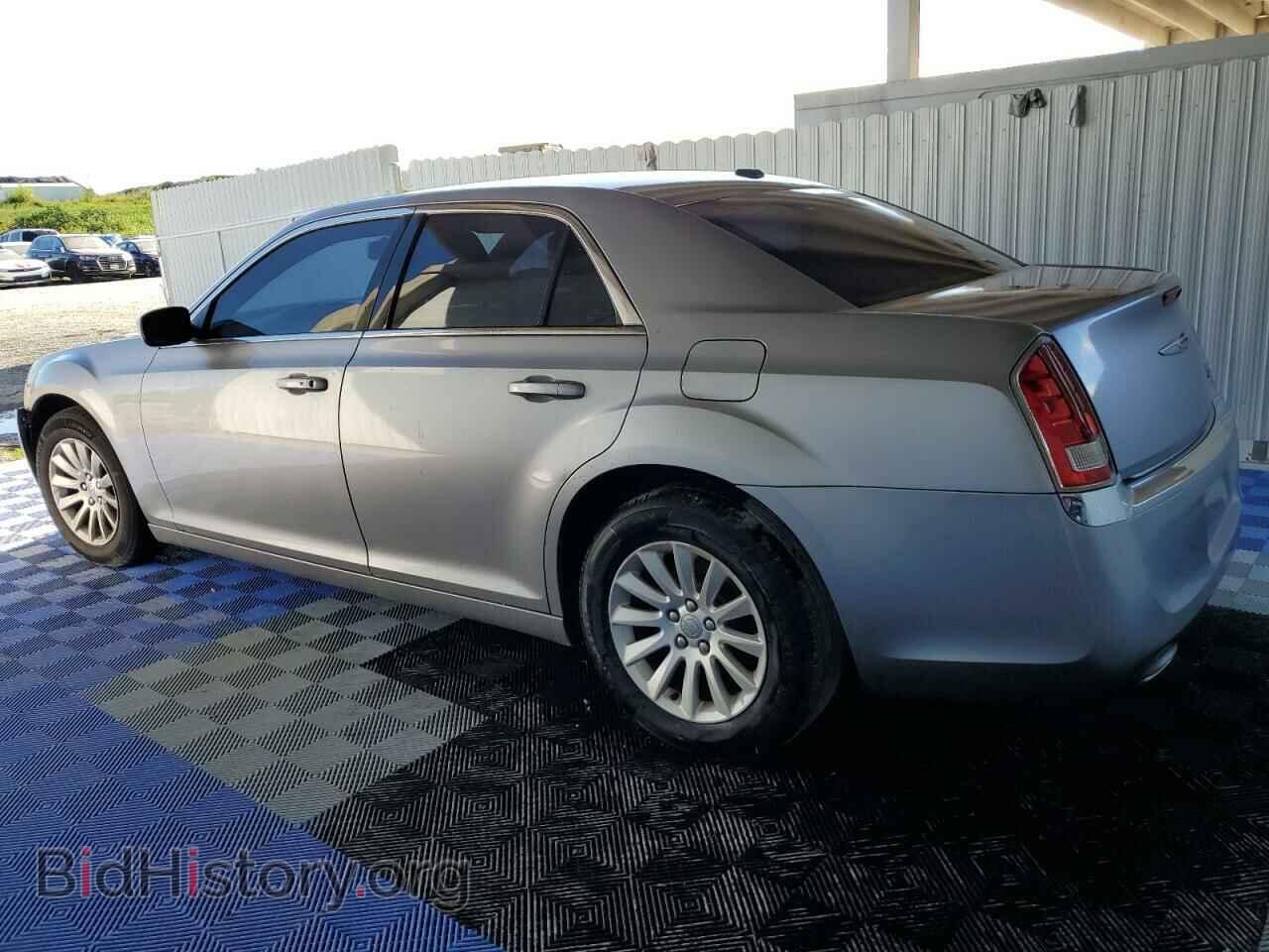 2013 CHRYSLER 300 - VIN: 2C3CCAAG2DH600353 - Фото 2