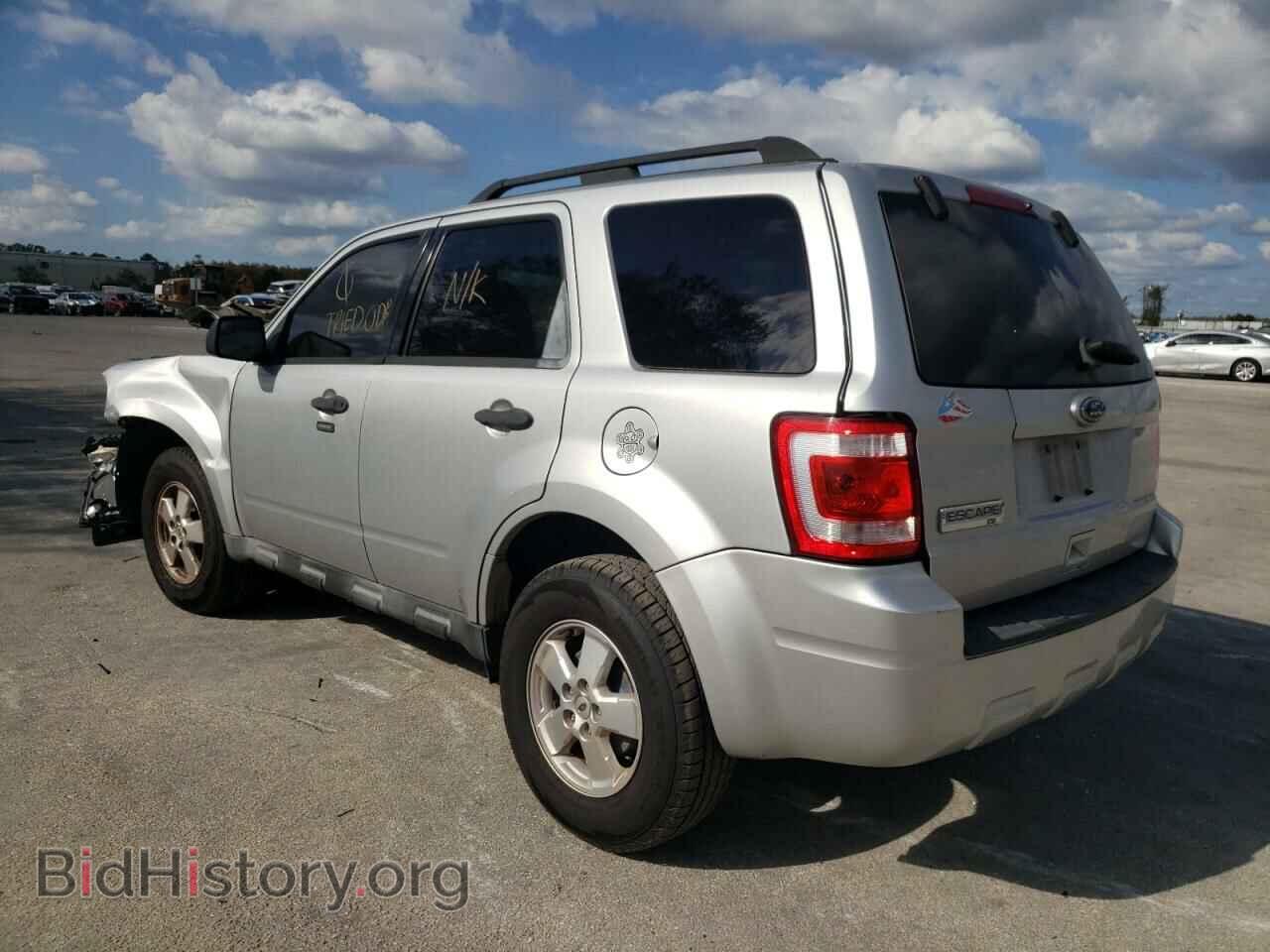 2011 FORD ESCAPE - VIN: 1FMCU0D76BKA43379 - Фото 2