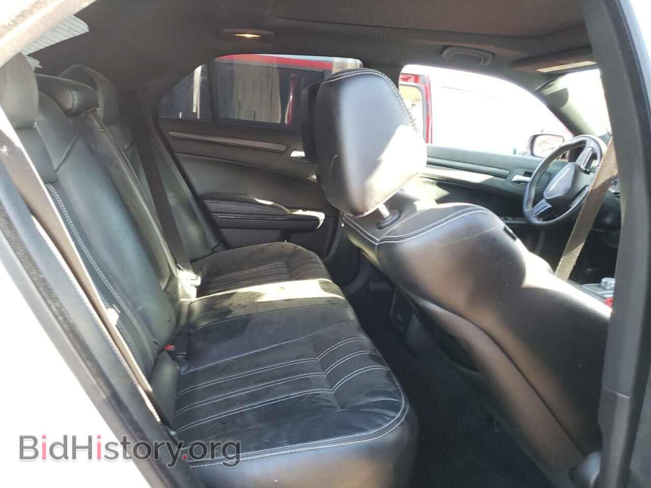 2016 CHRYSLER 300 - VIN: 2C3CCAGG3GH176077 - Фото 10