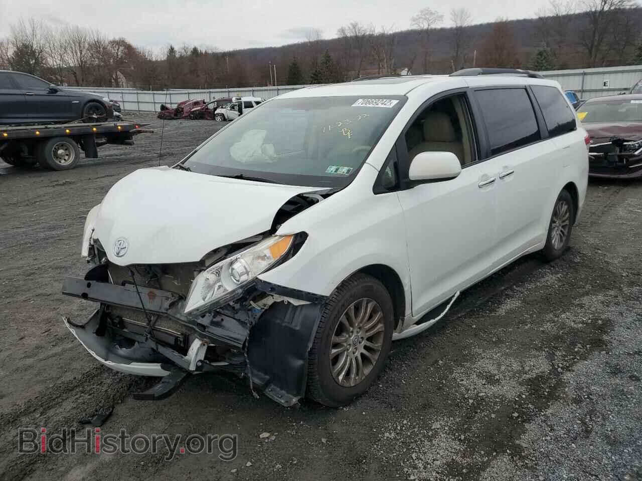 Photo 5TDYK3DC8DS299095 - TOYOTA SIENNA 2013