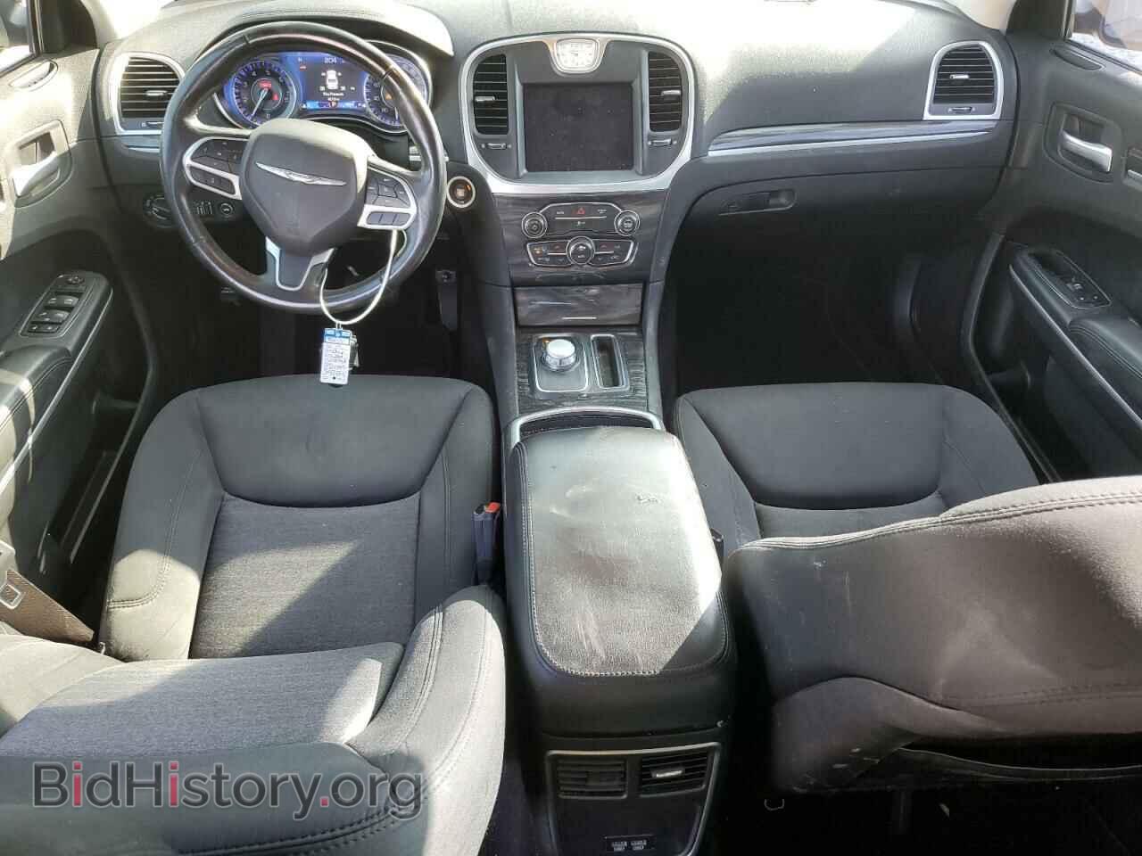 2019 CHRYSLER 300 - VIN: 2C3CCAAG4KH601887 - Фото 8