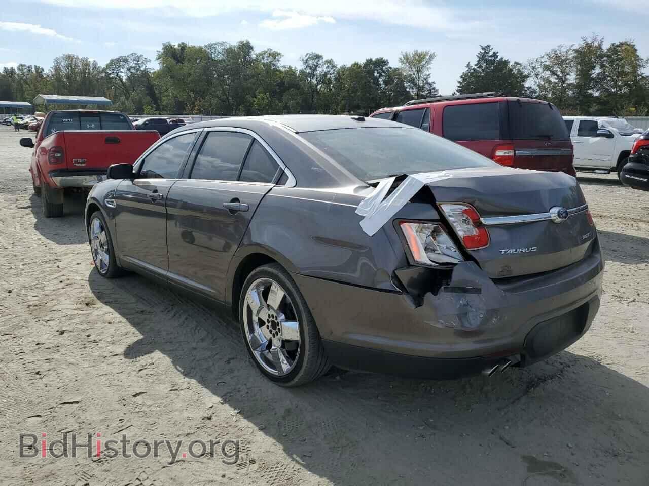 2011 FORD TAURUS - VIN: 1FAHP2FW2BG174898 - Photo 2