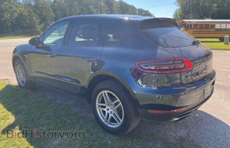 2017 Porsche MACAN (VIN WP1AA2A53HLB04188) — photo 3 of 10