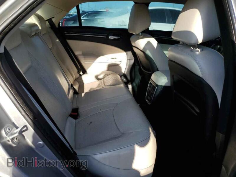 2016 Chrysler 300 (VIN 2C3CCAEG0GH116521) — photo 10 of 12