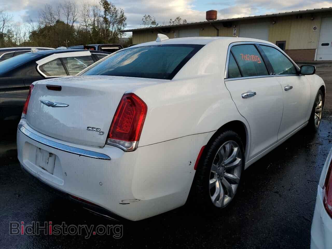 2017 CHRYSLER 300 - VIN: 2C3CCAET2HH603704 - Фото 3