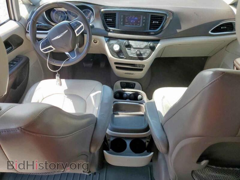 2017 Chrysler PACIFICA (VIN 2C4RC1BG5HR821434) — фото 8 из 16