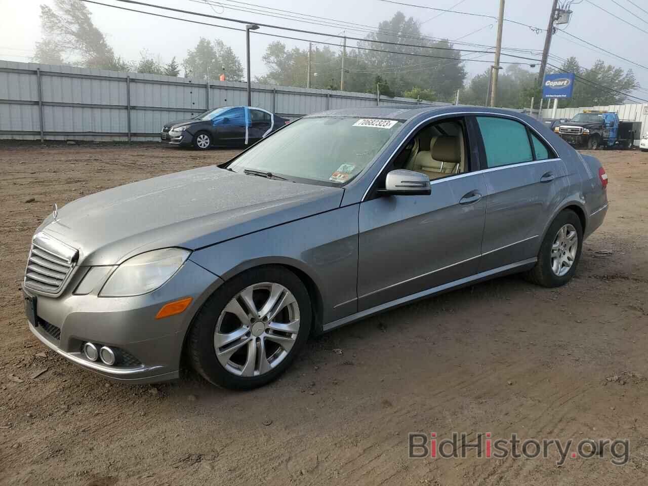 Photo WDDHF8HB8AA105845 - MERCEDES-BENZ E-CLASS 2010