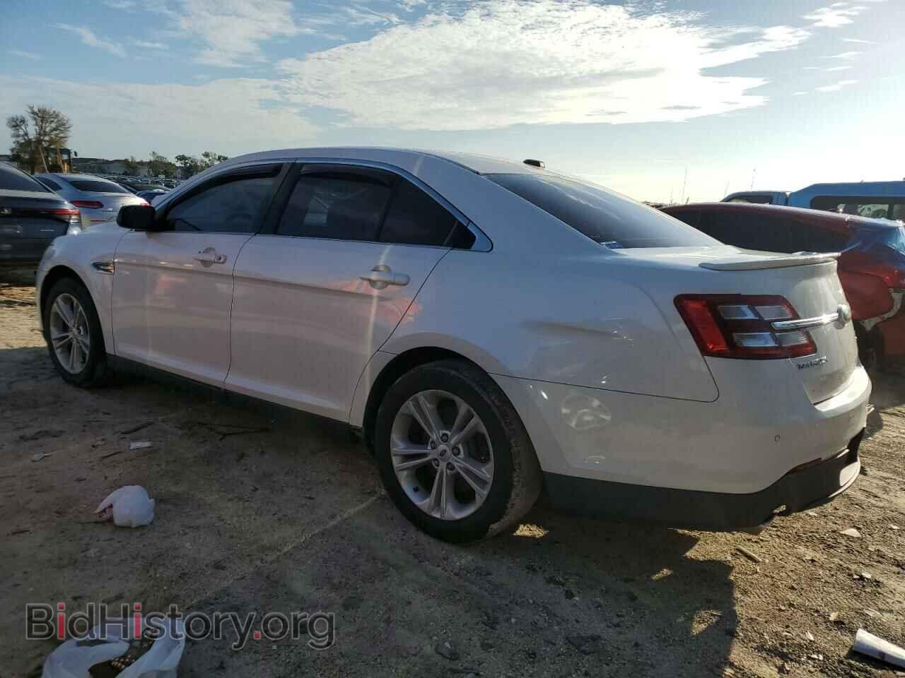 2013 FORD TAURUS - VIN: 1FAHP2E86DG111437 - Фото 2