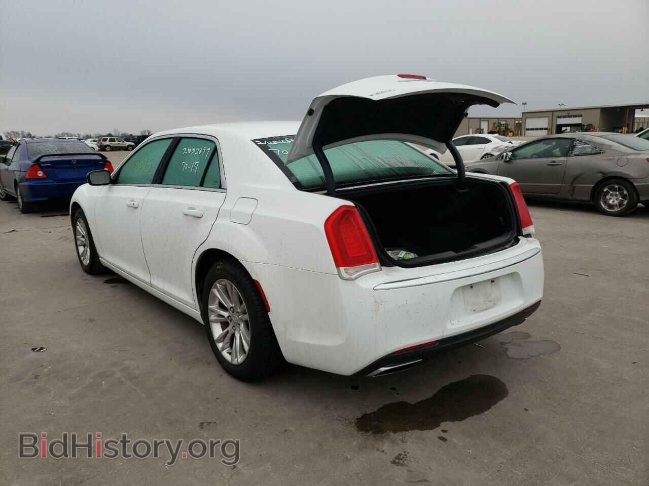 2017 CHRYSLER 300 - VIN: 2C3CCAAG9HH609945 - Фото 3