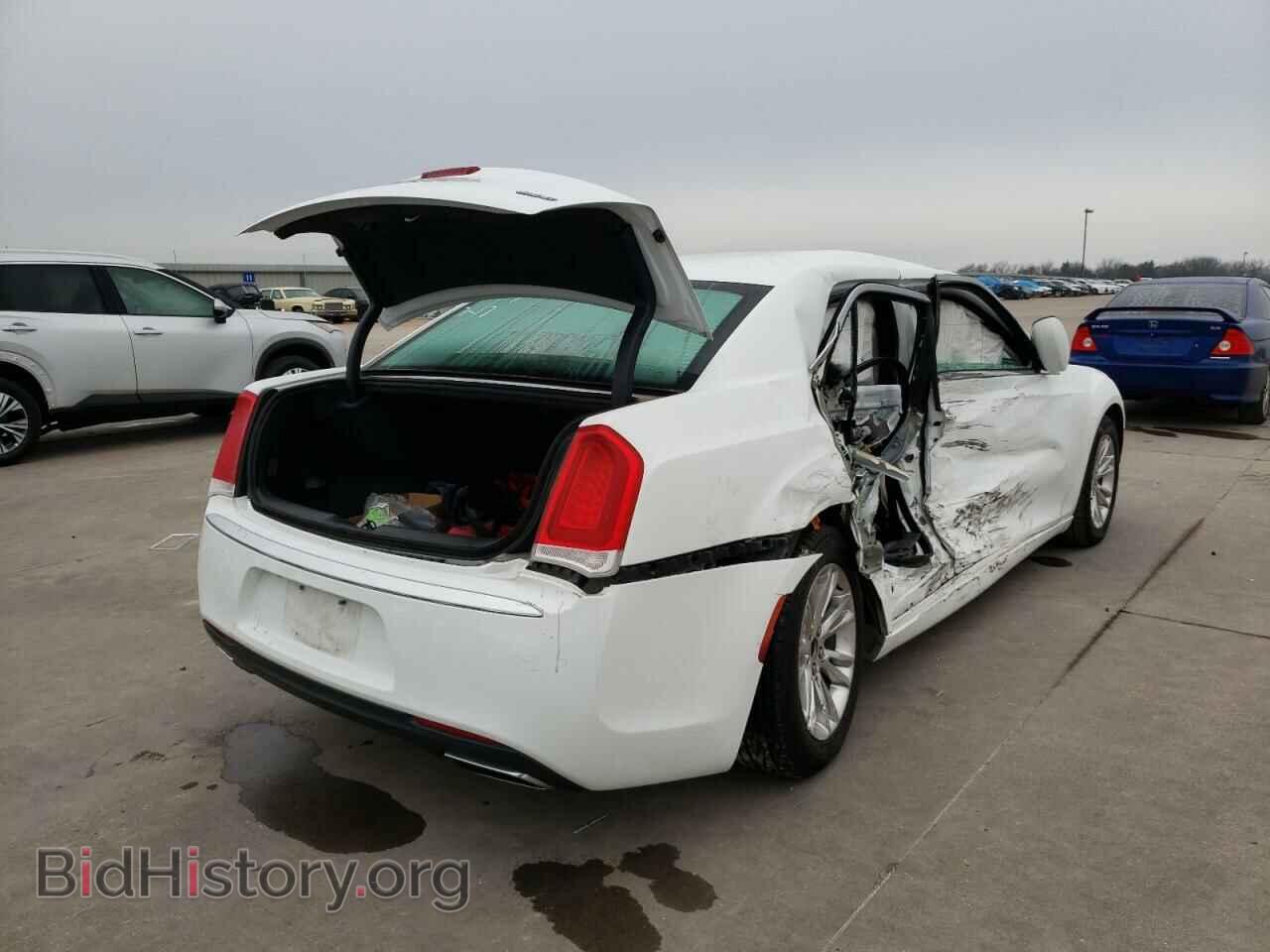 2017 CHRYSLER 300 - VIN: 2C3CCAAG9HH609945 - Фото 4