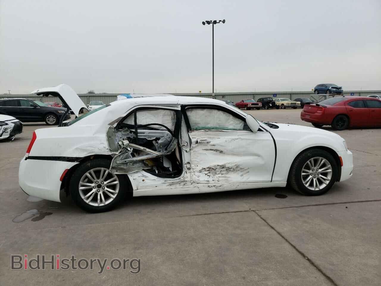 2017 CHRYSLER 300 - VIN: 2C3CCAAG9HH609945 - Фото 9