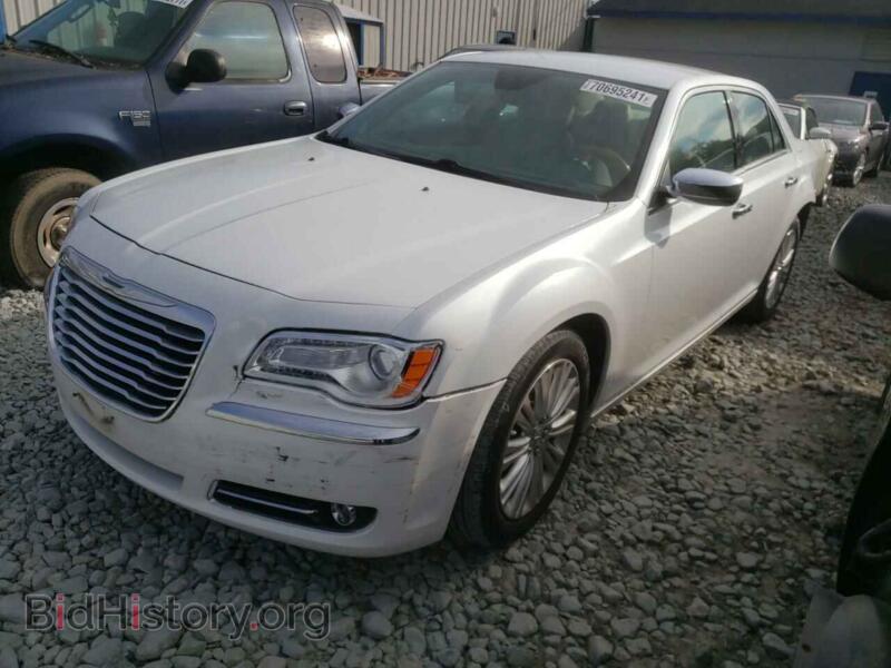 2013 Chrysler 300 (VIN 2C3CCAKT7DH712545) — фото 2 из 10