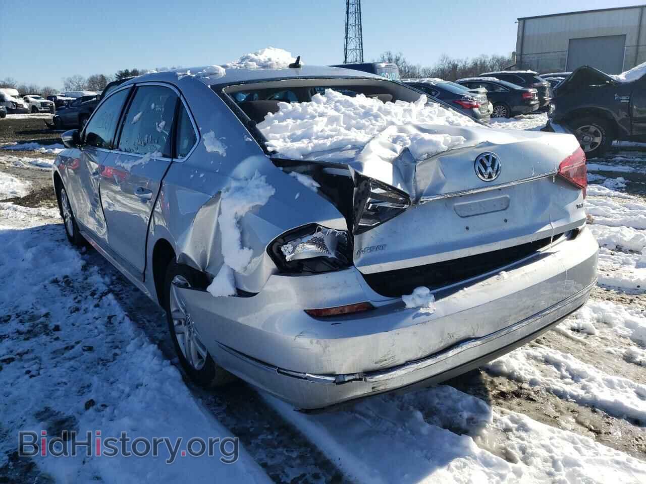 2017 VOLKSWAGEN PASSAT - VIN: 1VWAT7A3XHC072733 - Фото 3