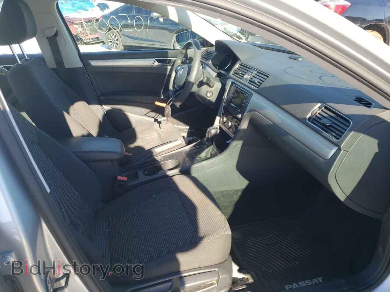 2017 VOLKSWAGEN PASSAT - VIN: 1VWAT7A3XHC072733 - Фото 5