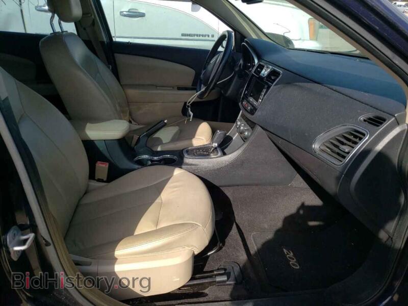 2011 Chrysler 200 (VIN 1C3BC2FB1BN551309) — фото 5 из 10