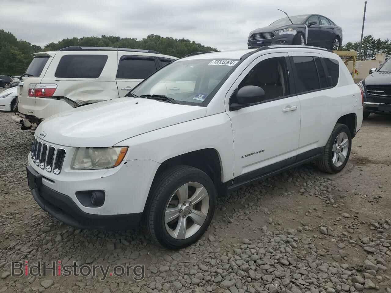 Photo 1J4NF1FB2BD251093 - JEEP COMPASS 2011