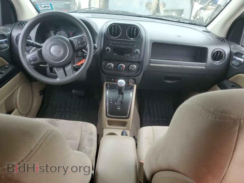 2011 Jeep COMPASS (VIN 1J4NF1FB2BD251093) — фото 8 из 12