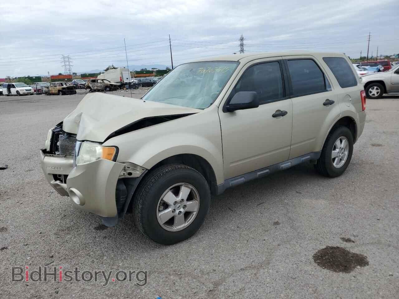 Photo 1FMCU0C75BKB65474 - FORD ESCAPE 2011