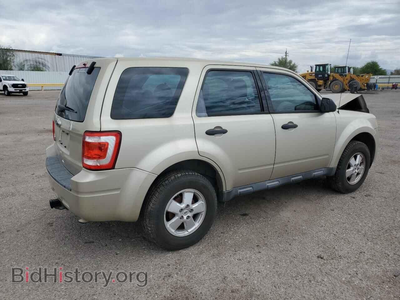 2011 FORD ESCAPE - VIN: 1FMCU0C75BKB65474 - Фото 3