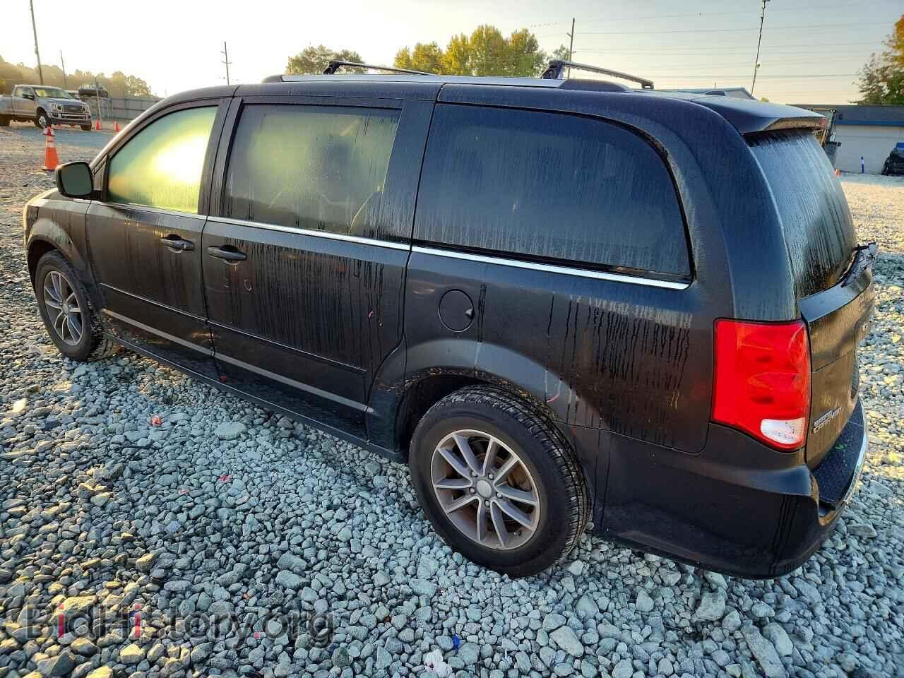 2017 DODGE CARAVAN - VIN: 2C4RDGCG0HR790401 - Photo 2