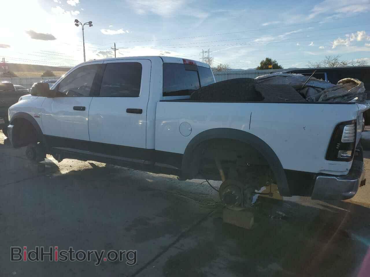2016 RAM 2500 - VIN: 3C6TR5EJ5GG305279 - Фото 2