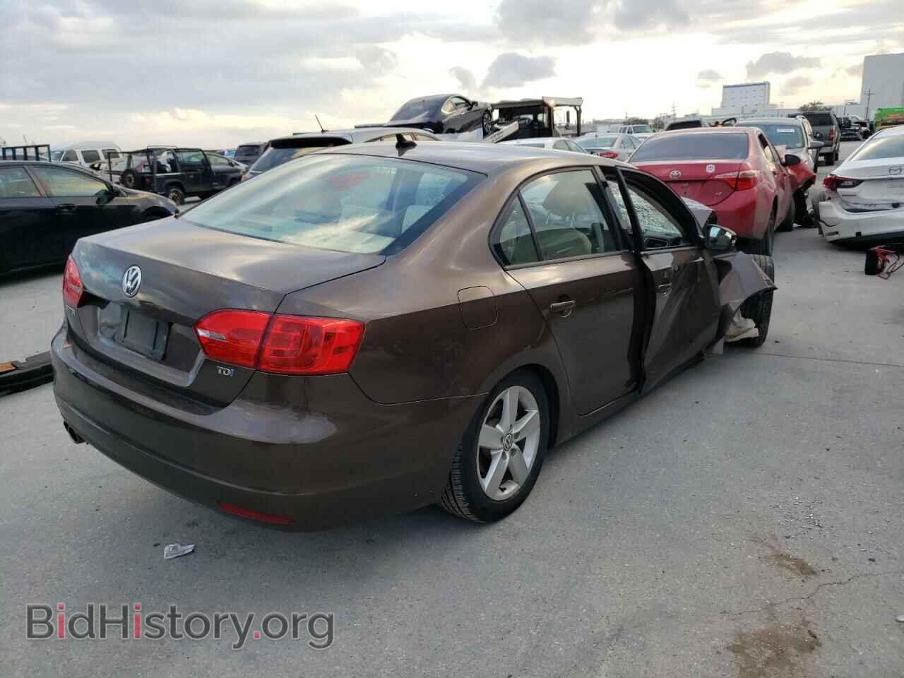 2011 VOLKSWAGEN JETTA - VIN: 3VWLL7AJ8BM077782 - Фото 4
