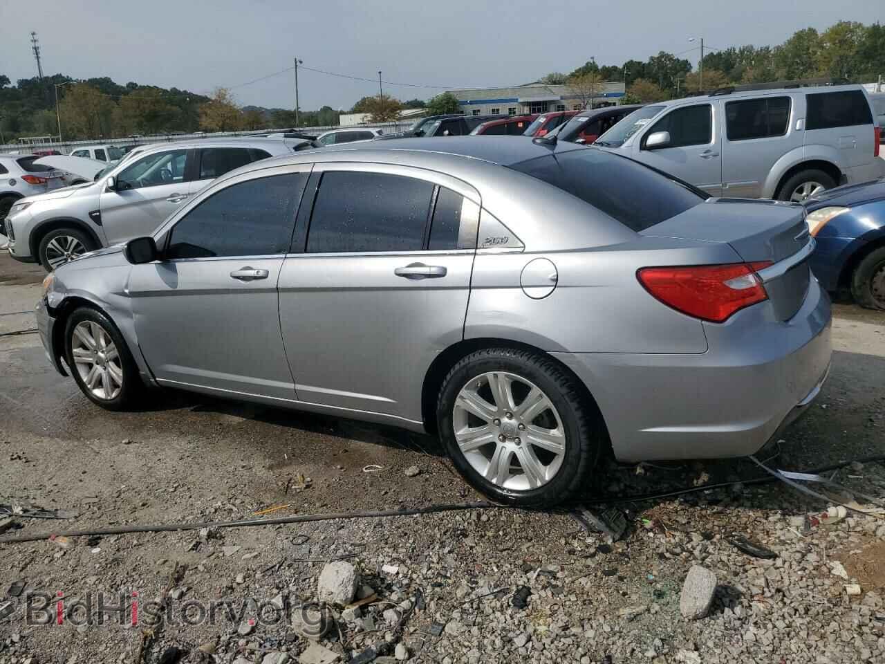 2013 CHRYSLER 200 - VIN: 1C3CCBABXDN698176 - Фото 2