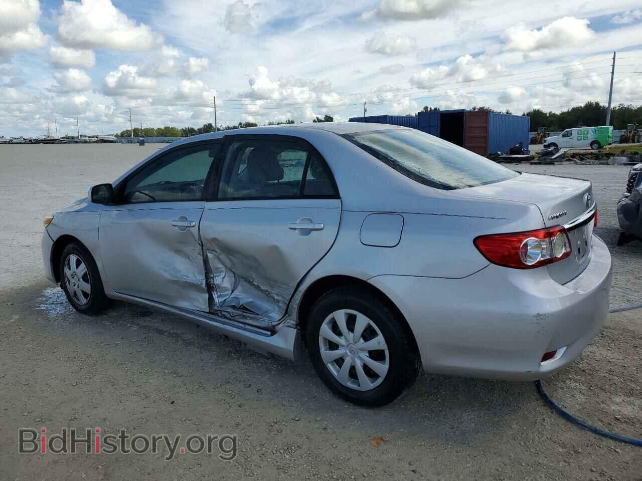 2011 TOYOTA COROLLA - VIN: 2T1BU4EE4BC724758 - Фото 2