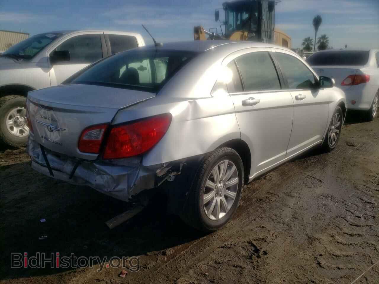 2010 CHRYSLER SEBRING - VIN: 1C3CC5FB3AN109376 - Фото 4