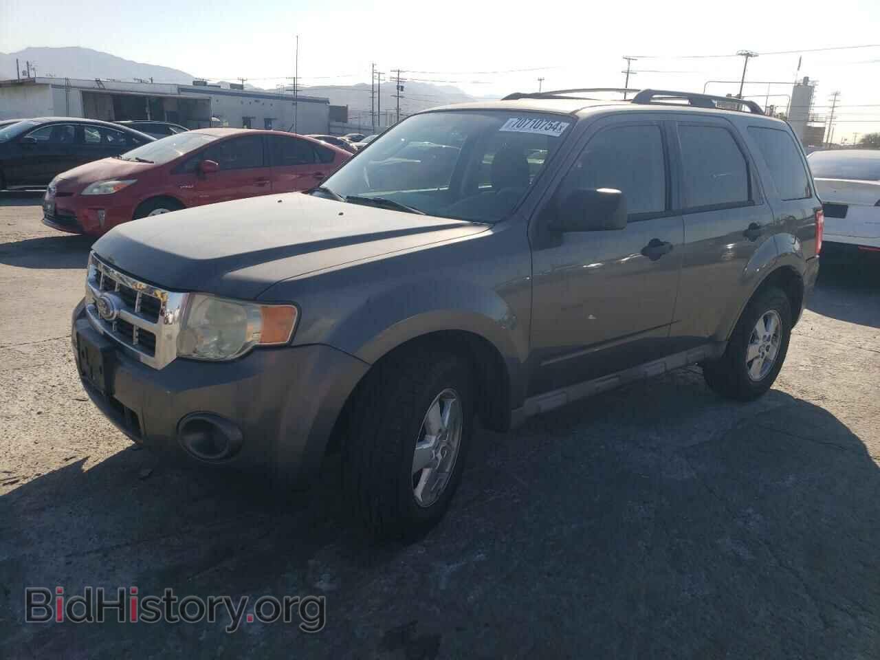 Photo 1FMCU0C77AKB18784 - FORD ESCAPE 2010