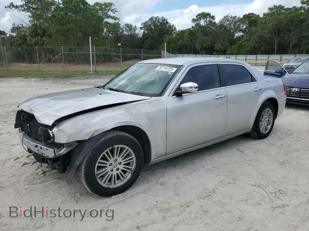 Photo 2C3CA4CD9AH105590 - CHRYSLER 300 2010