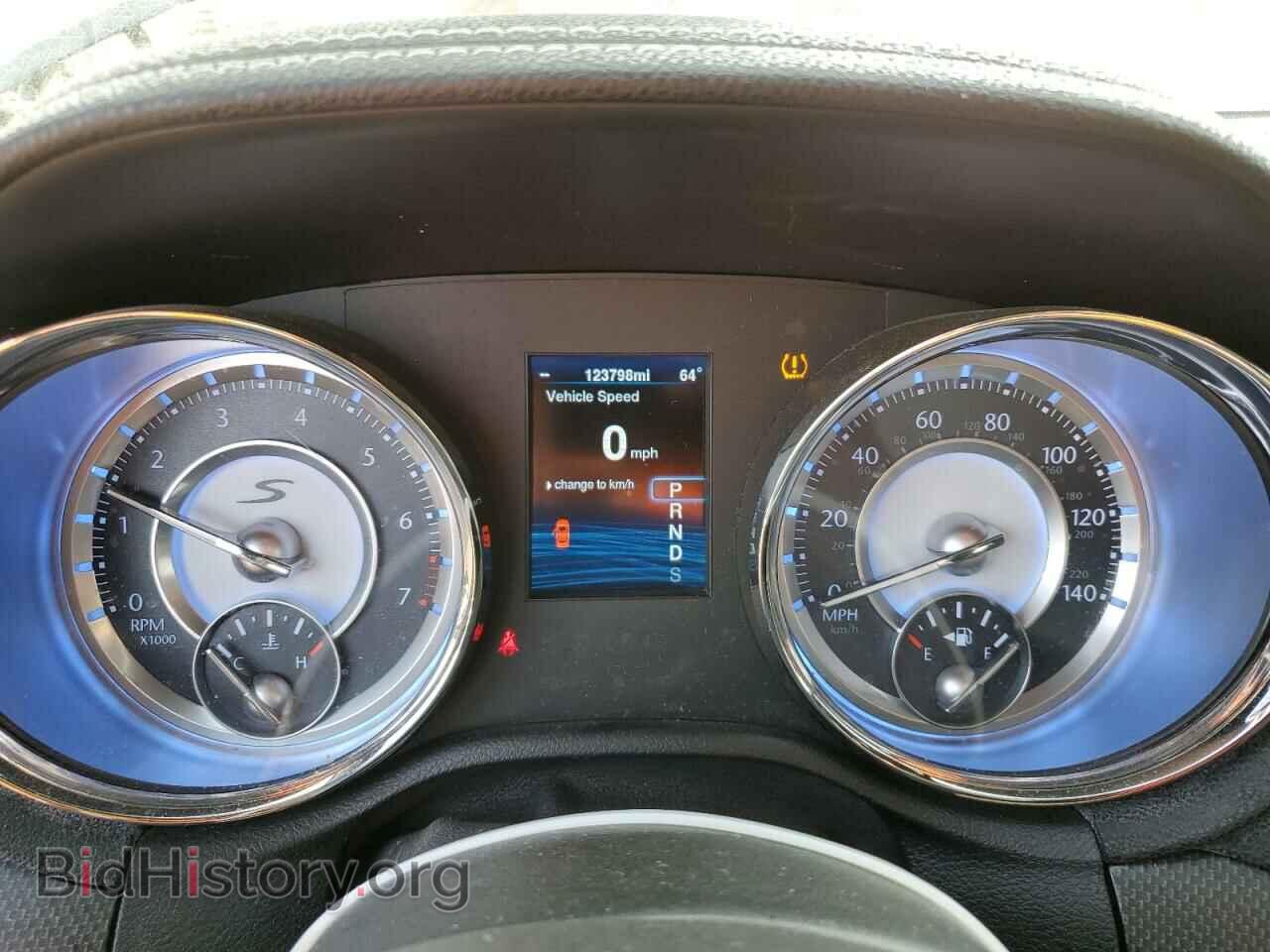 2014 CHRYSLER 300 - VIN: 2C3CCAGG5EH383454 - Фото 9