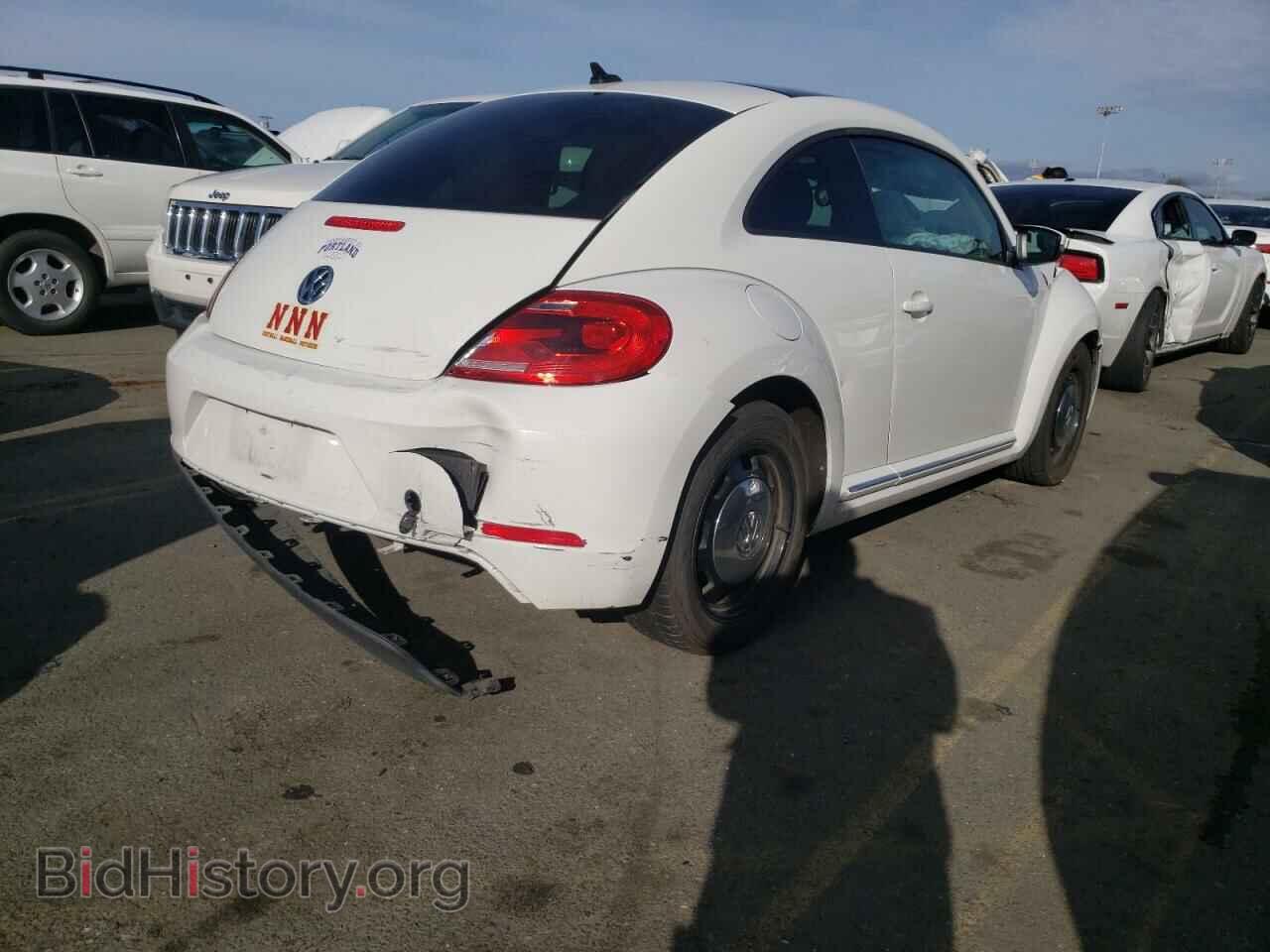 2014 VOLKSWAGEN BEETLE - VIN: 3VWJP7AT4EM610616 - Фото 4