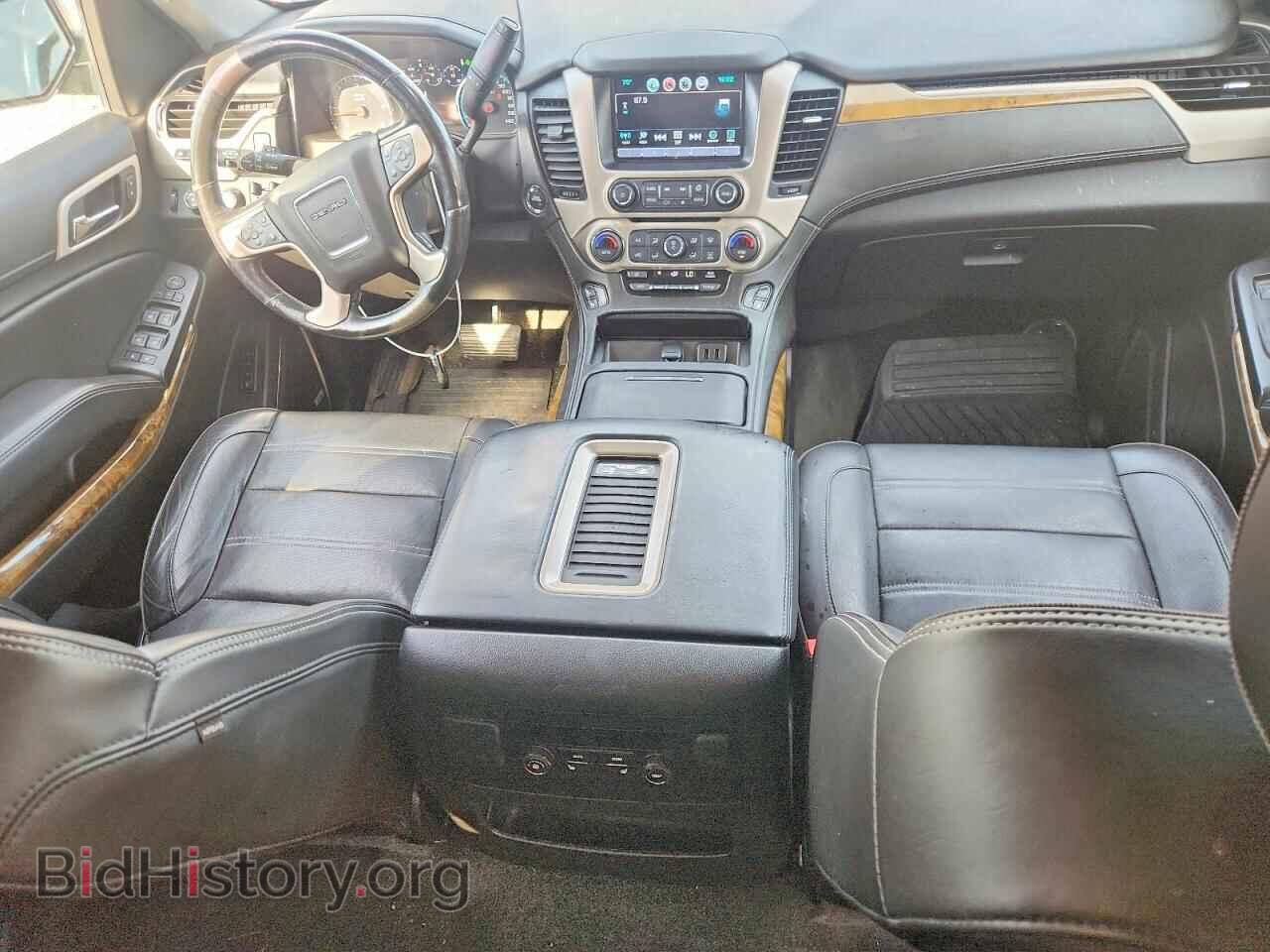 2017 GMC YUKON (VIN 1GKS2CKJ2HR213036) — фото 8 из 13