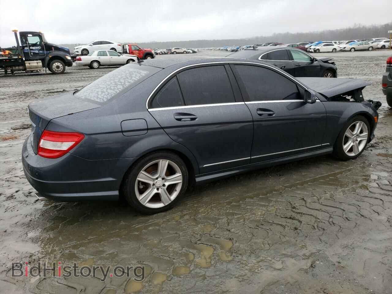2011 MERCEDES-BENZ C-CLASS - VIN: WDDGF5EB2BR143900 - Фото 3