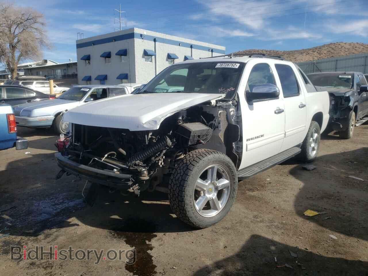 Photo 3GNTKEE34BG369098 - CHEVROLET AVALANCHE 2011