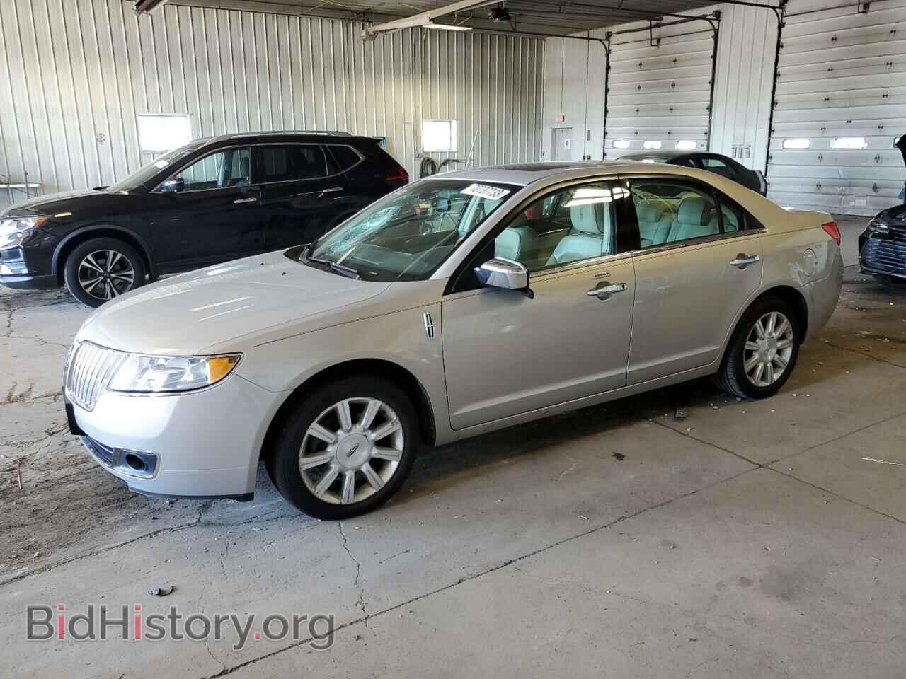 Photo 3LNHL2GC0AR608636 - LINCOLN MKZ 2010