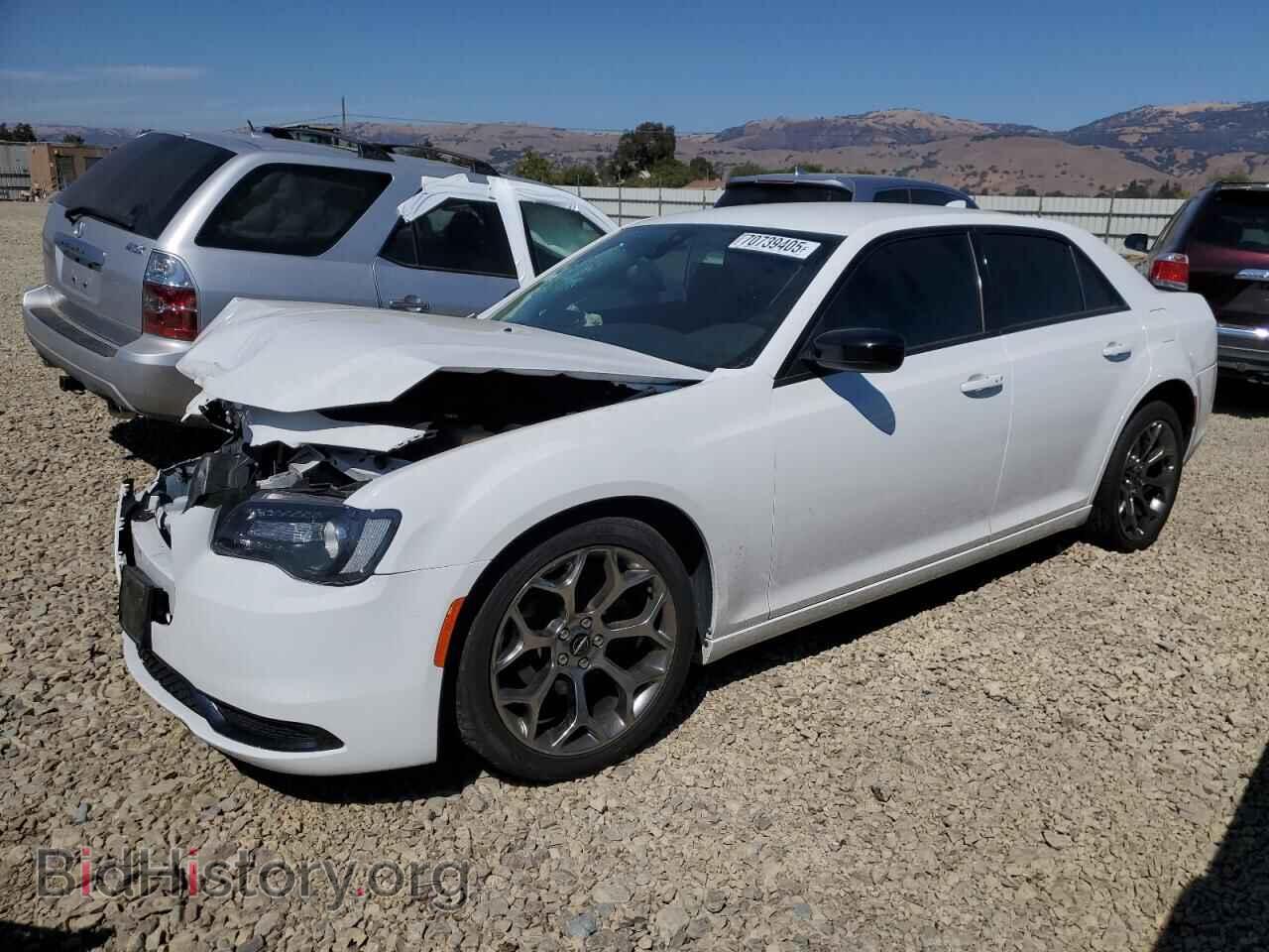 Фотография 2C3CCAAG4JH340453 - CHRYSLER 300 2018
