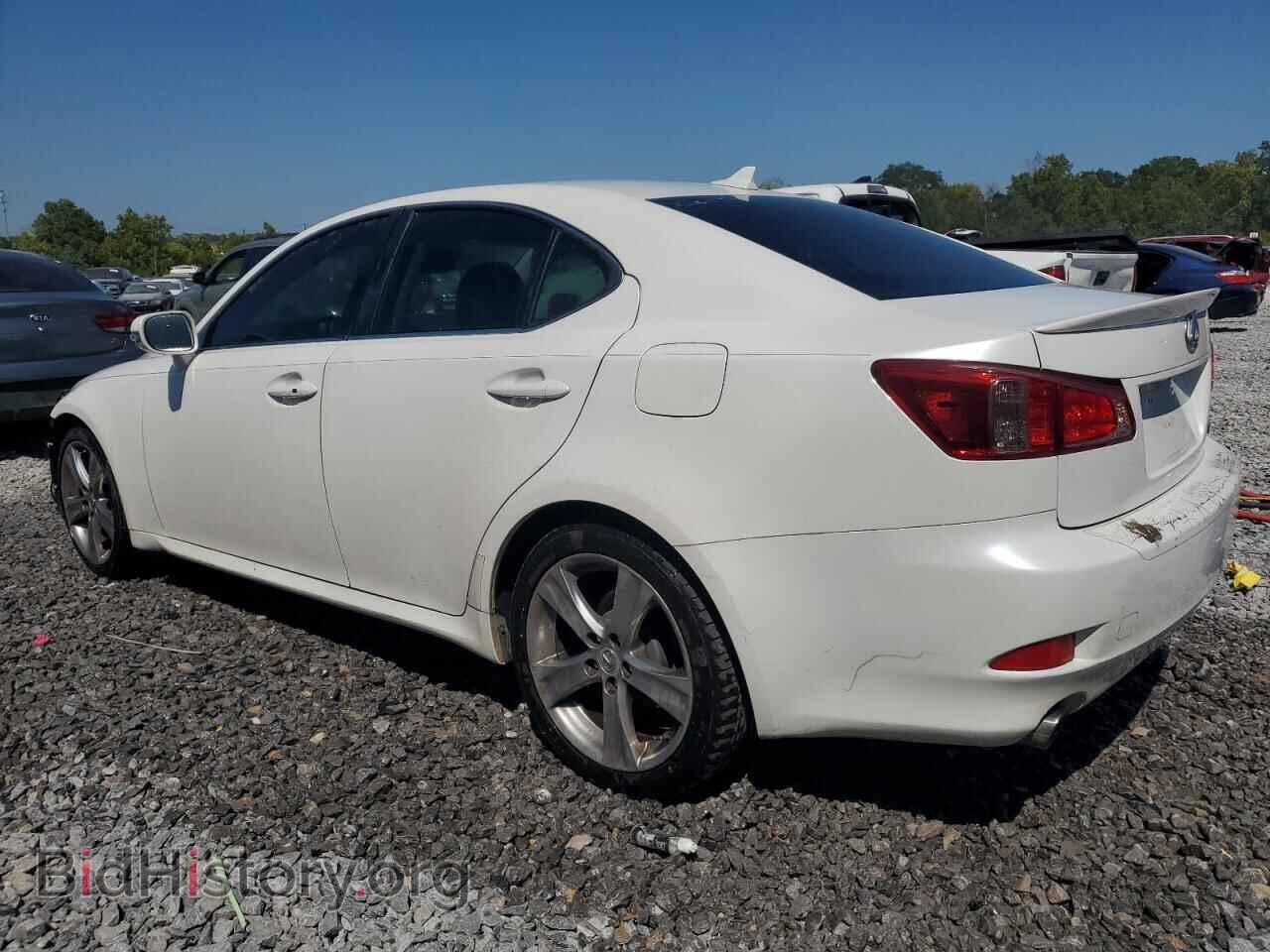 2011 LEXUS IS - VIN: JTHBF5C21B5136028 - Photo 2